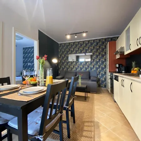 Przy Plazy Promenada Apartment *